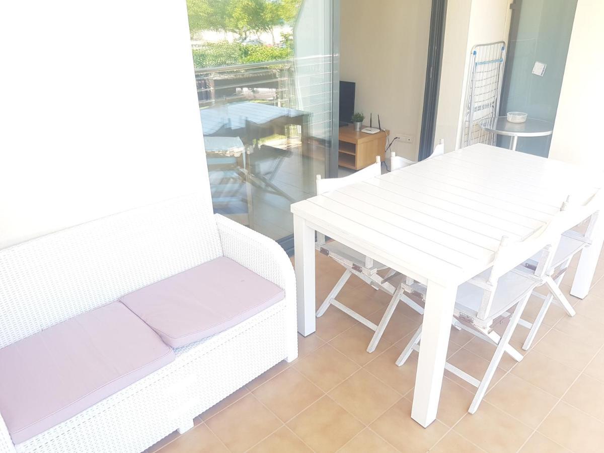 Beautiful Apartment 75M2 With View At The Beach, Pool, Parking Roses Zewnętrze zdjęcie
