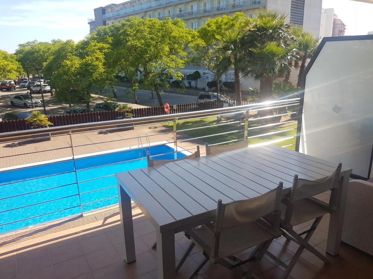 Beautiful Apartment 75M2 With View At The Beach, Pool, Parking Roses Zewnętrze zdjęcie