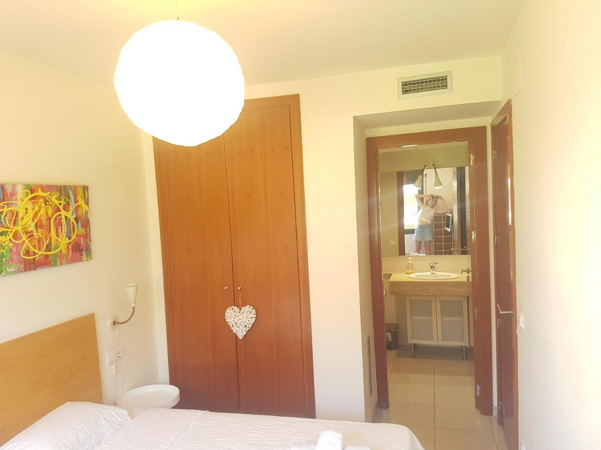 Beautiful Apartment 75M2 With View At The Beach, Pool, Parking Roses Zewnętrze zdjęcie