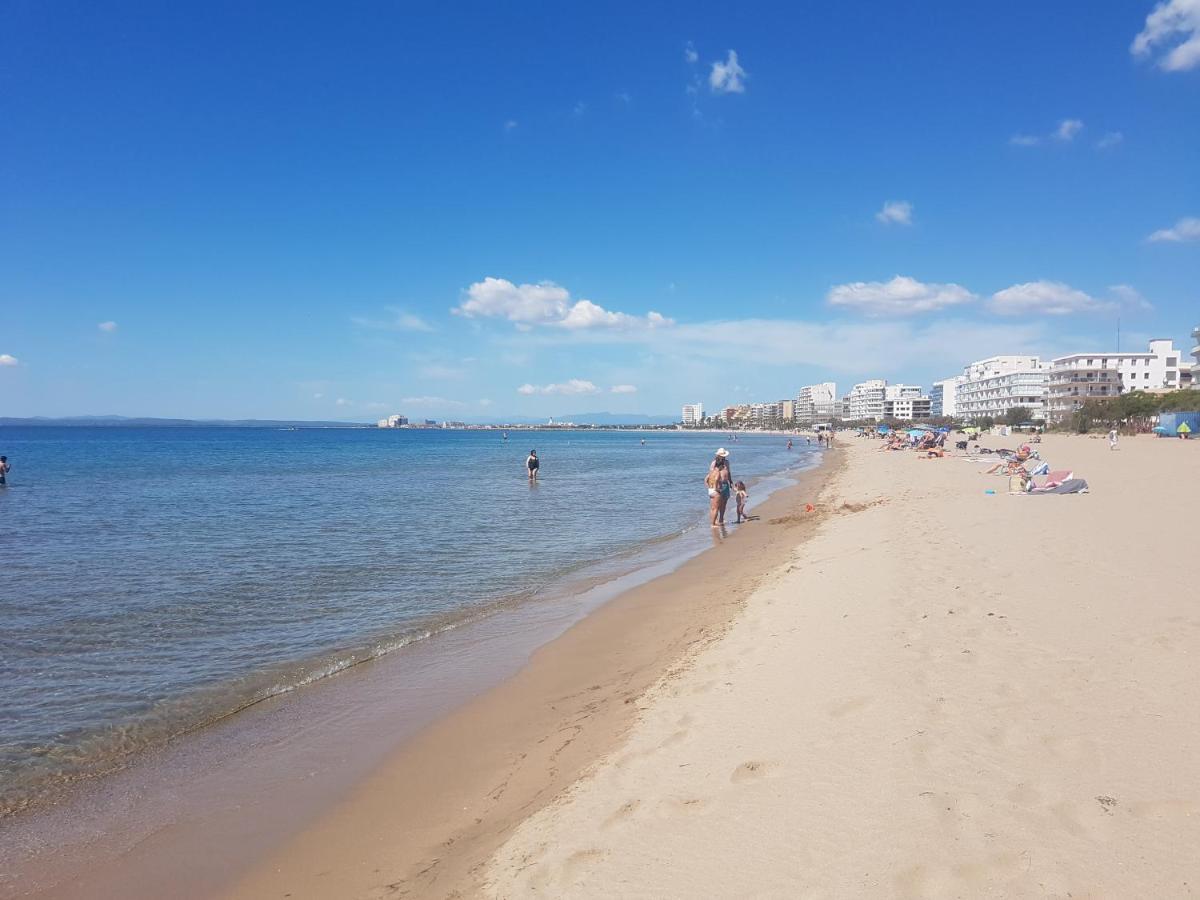Beautiful Apartment 75M2 With View At The Beach, Pool, Parking Roses Zewnętrze zdjęcie
